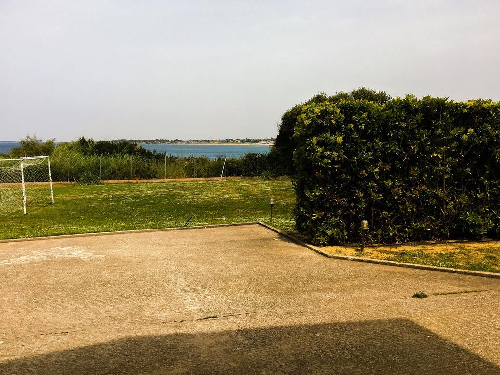 Sea Breeze Ena Apartment Korakochori Ngoại thất bức ảnh